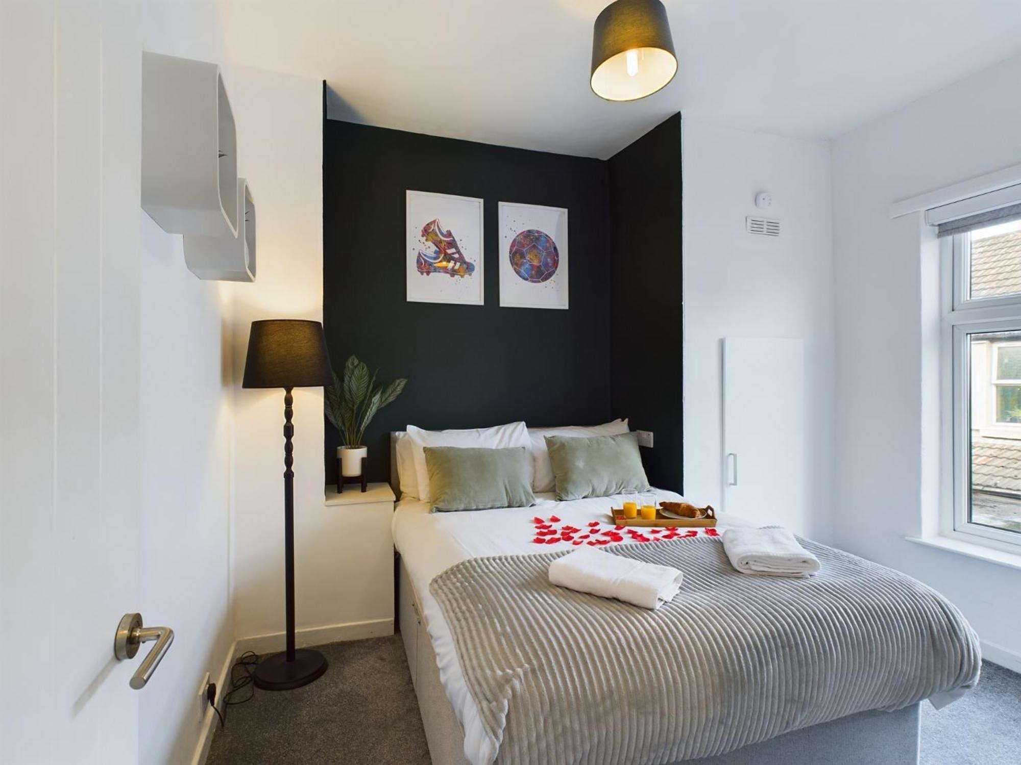 Charming Apartments - Cosy Retreat - Short Drive To City Centre - Free Parking ลิเวอร์พูล ภายนอก รูปภาพ