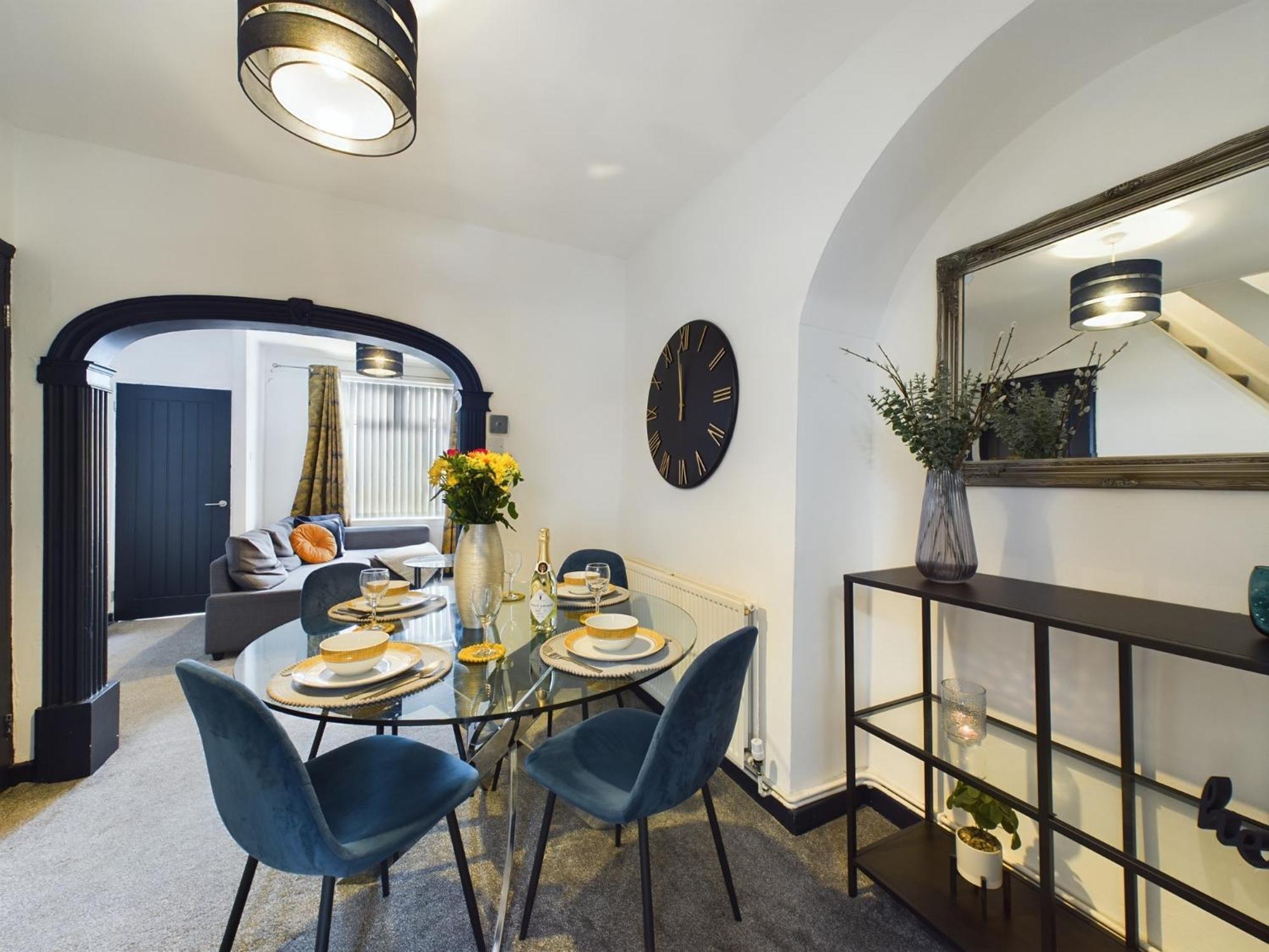 Charming Apartments - Cosy Retreat - Short Drive To City Centre - Free Parking ลิเวอร์พูล ภายนอก รูปภาพ