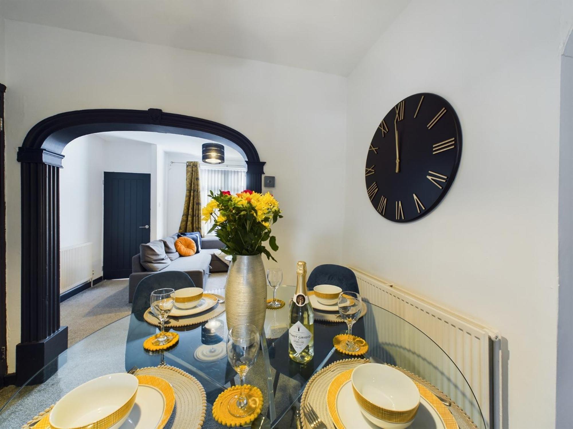 Charming Apartments - Cosy Retreat - Short Drive To City Centre - Free Parking ลิเวอร์พูล ภายนอก รูปภาพ