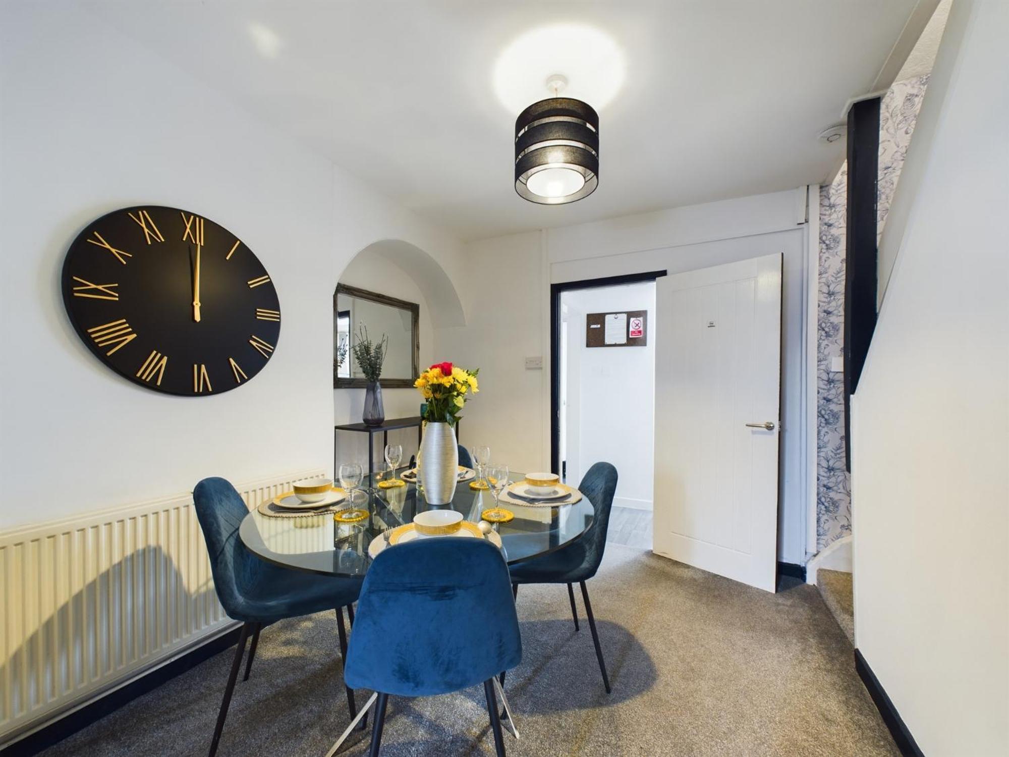 Charming Apartments - Cosy Retreat - Short Drive To City Centre - Free Parking ลิเวอร์พูล ภายนอก รูปภาพ